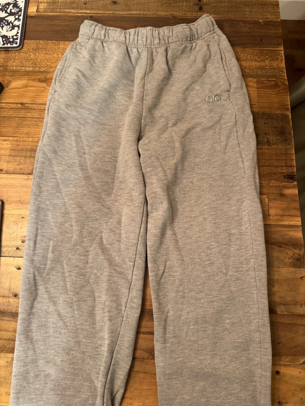 ALO Yoga Women's Heather Gray Sweatpants